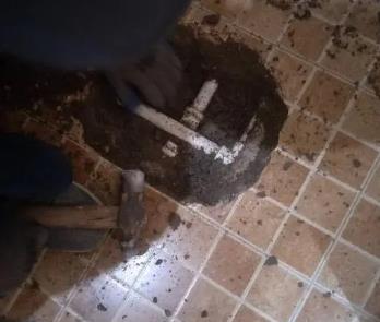 萨迦卫生间漏水维修公司为您分享下卫生间渗水如何处理及注意事项